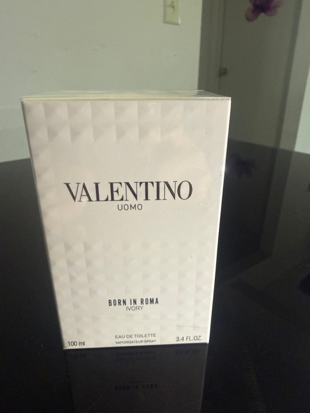 Valentino Uomo Born in Roma Ivory - White Designer Fragrance Box